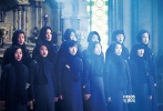 那個(gè)只有黑藍(lán)灰的年代里，無(wú)論學(xué)生還是妓女，都跳動(dòng)著一顆火紅熾熱的心臟。