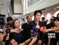福山雅治空降臺(tái)灣人氣高 滿頭大汗微笑致影迷