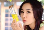 黃渤全水下MV《不醉》女主角、PADI國際專業(yè)潛水教練協(xié)會持牌潛水員、漂移車手<strong>【<a target="_blank" href="http://d.m1905.com/space/8191978">點(diǎn)擊查看選手更多資料</a>】【<a target="_blank" href="http://t4.m1905.com/space/user/id/8191978">為她投票</a>】</strong>