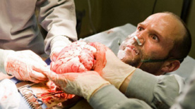 《怒火攻心2》限制级中文预告 高压灌电生命维持