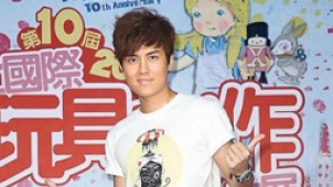 吴克群自曝不愿结婚 与何超莲恋情愈加扑朔迷离