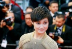 “春风”吹到了世界那一边，今年，李宇春作为嘉宾来到了国际电影盛会——戛纳电影节，她在红毯上的表现令世界媒体惊艳。