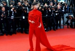 “春风”吹到了世界那一边，今年，李宇春作为嘉宾来到了国际电影盛会——戛纳电影节，她在红毯上的表现令世界媒体惊艳。