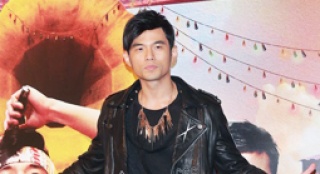 周杰倫帶病抵港宣傳“天臺(tái)” 盼與萊昂納多合作