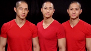 《环太平洋》“中国红”预告片 三胞胎出镜问候