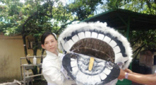 劉家良遺體火化 嬌妻翁靜晶靈前掩面痛哭悲痛欲絕