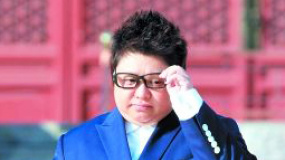 韩红违反交规手写致歉信 李玟为其沉默态度辩解