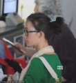 林志玲素颜露油皮貌似大婶 戴黑框眼镜宛如路人