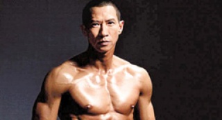 《激戰(zhàn)》拳王張家輝 召集圈內(nèi)好友“看肌肉”