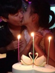 佟麗婭生日會現(xiàn)場大曝光 與陳思誠恩愛對嘴激吻