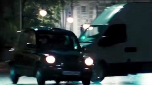 《危险辩护》曝光片段 艾瑞克·巴纳遭埋伏被车撞
