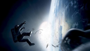 《地球引力》宣传片 宇航员游荡太空遇爆炸危机