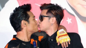 杜德伟和罗志祥玩男男基吻 称小猪嘴唇“粗粗的”