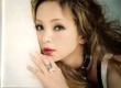 36歲辣媽安室奈美惠寫真似芭比 化身俏麗愛(ài)麗絲