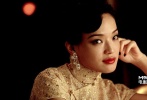 舒淇在《天堂口》中飾演天堂夜總會(huì)的當(dāng)紅舞女露露，她在電影中通過撩人的舞蹈放電，成為了所有男人垂涎的對(duì)象。