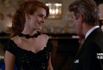 罗伯茨在这部电影中扮演的妓女薇薇安聪明、美丽、诚实，遇到了“高富帅”理查·基尔，上演了一出现代版灰姑娘的故事。
