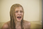 萝莉科洛·莫瑞兹上演浴室惊悚。