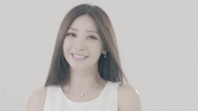 柳巖有胸器看片有神器 女神清純出鏡捧觀影新利器