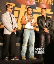 《金剛王》北京首映 酒窩硬漢王巍現(xiàn)場秀肌肉