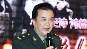 黄宏现身金鸡百花婉拒春晚 有意邀约冯小刚拍电影