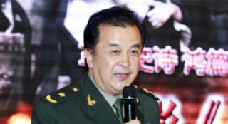 黃宏現(xiàn)身金雞百花婉拒春晚 有意邀約馮小剛拍電影