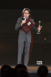陈可辛斩获“最佳导演奖” 现场感谢“新东方”