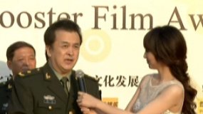 黄宏携八一厂团队军装亮相 《倾城》获多项提名