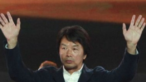 刘震云获最佳改编剧本奖 放话冯小刚保持“奇葩”