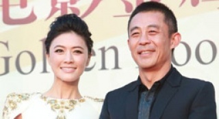 田海蓉白裙亮相英氣優(yōu)雅 “保鏢范兒”侯勇護(hù)花忙