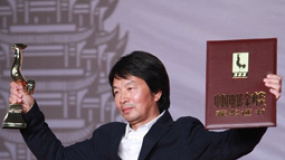 刘震云获得金鸡奖最佳编剧 幽默感言要保持