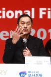 《不可饶恕》釜山展映 渡边谦盛赞导演李相日