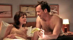 《成長(zhǎng)教育》預(yù)告片 失意少女領(lǐng)悟幸福生活無捷徑