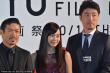 宫崎香莲穿紫色短裙萝莉亮相 与松本利夫般配足