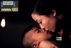 鐵蛋的愛情開始得早，八歲就戀上了鄰家巧婦美姐，被她的青春氣息所俘虜，并許下了“美姐是我的”的童年誓言。十年后小男孩張大成人，卻始終逃不開美姐的影響，與美姐的三個女兒輪番上演匪夷所思的愛情故事。