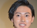 山崎贤人撑《Jinx》上映 导演率众人与影迷谈心