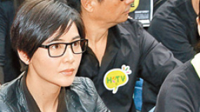 蒙嘉慧黑衣游行力挺香港電視員工 林文龍激動(dòng)落淚