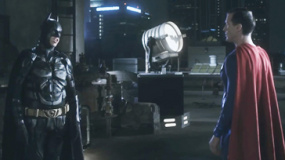 “钢铁之躯2”中文恶搞视频 蝙蝠侠拒绝合作超人