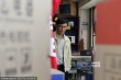 黄晓明再现土鳖造型 《中国合伙人2》疑似开机