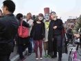 万圣节前《精灵旅社》主角造访后海 引众人围观