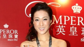 鐘嘉欣TVB臺(tái)慶穿黑色爭(zhēng)視后 想買房但無結(jié)婚計(jì)劃