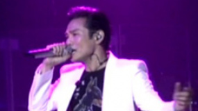 半百杜德伟不服老身手依旧 演唱会频向嫩妻传爱意