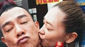 与陈小春亲热私密照遭曝光 应采儿发飙狂骂泄密者