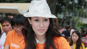 李嘉欣變辣媽訓(xùn)練兒子做家務(wù) 吐槽老公鐵石心腸