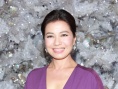 钟楚红穿紫色长裙优雅摆姿势 小秀乳沟满脸堆笑