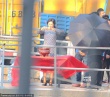 章子怡上海秘拍《太平轮》 淡妆着素色旗袍烧香