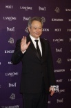金馬最佳影片爆冷 主席李安后臺(tái)淡定揮手致意