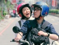 对面的女孩杀过来