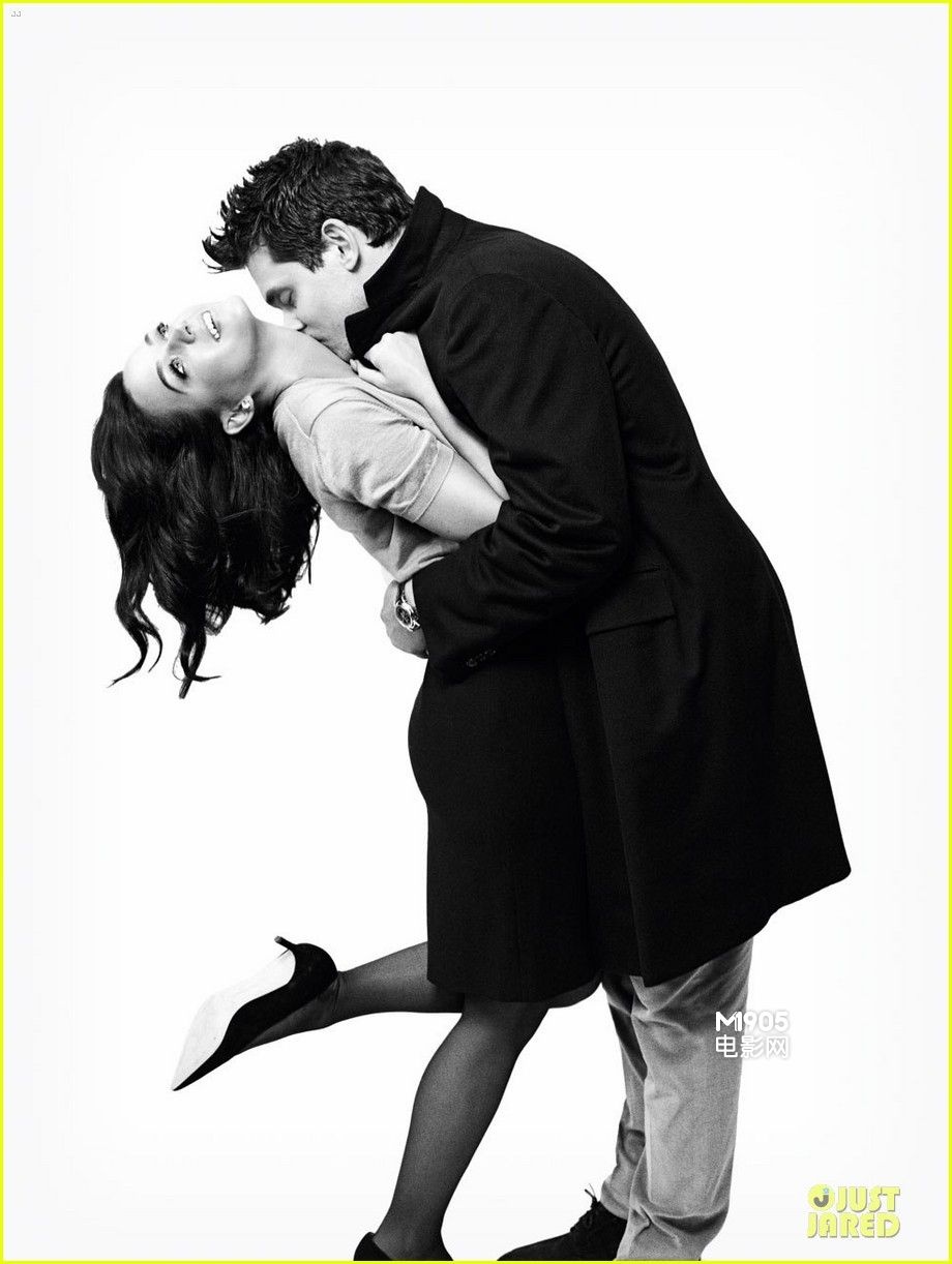 水果姐与男友情侣写真激情吻颈缠绵十足