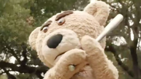 《宿醉游戏》预告片 宿醉好基友对决野蛮泰迪熊