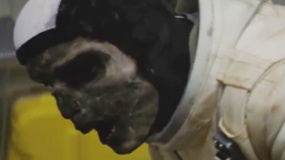 《在火星上最后的日子》片段 宇航員變異殘殺同胞